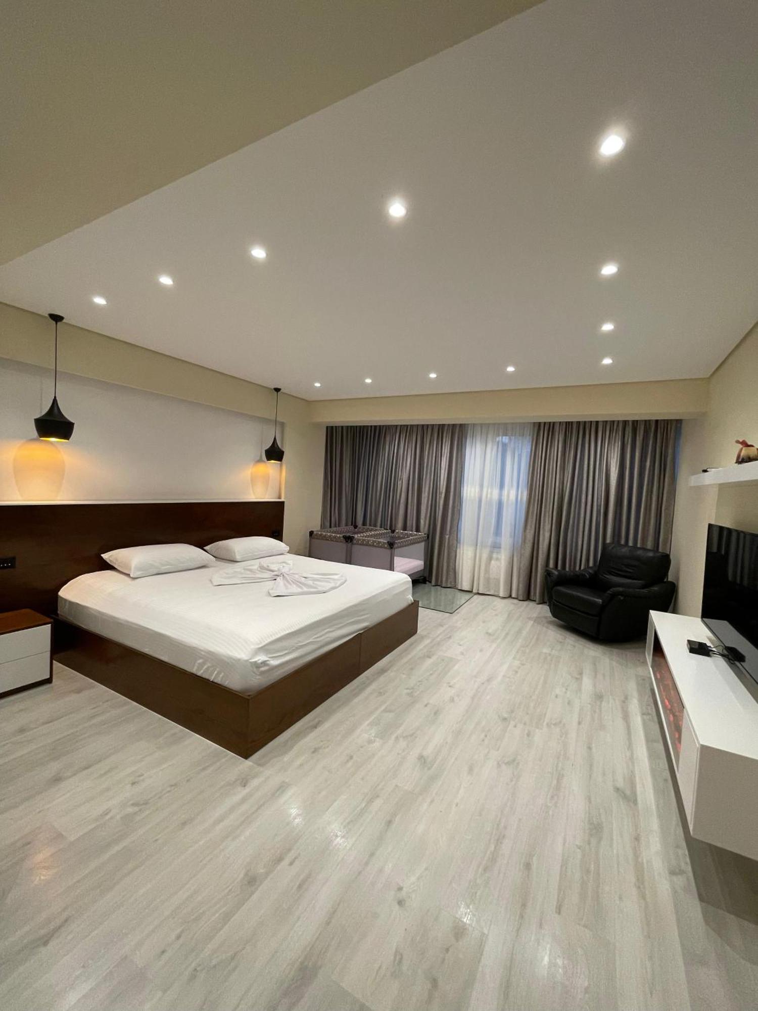 Home 12 Librazhd ภายนอก รูปภาพ