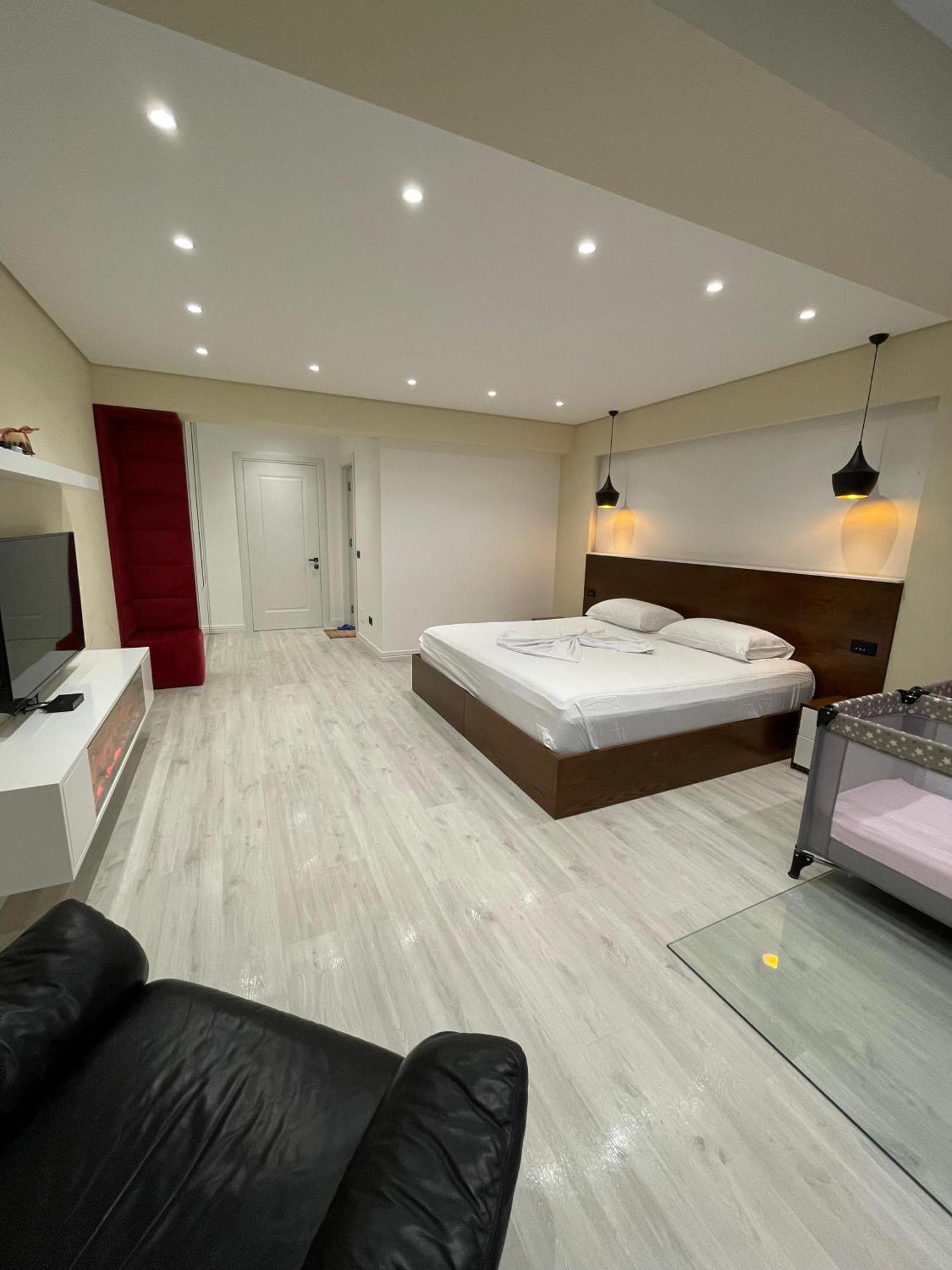 Home 12 Librazhd ภายนอก รูปภาพ