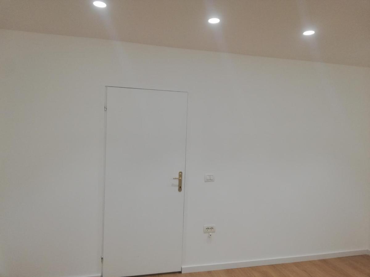 Home 12 Librazhd ภายนอก รูปภาพ