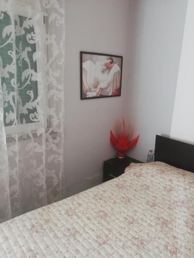 Home 12 Librazhd ภายนอก รูปภาพ